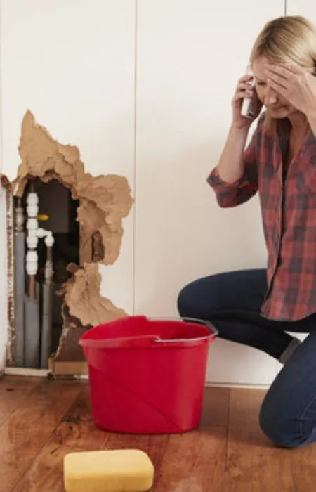 Imagem de Cano estourado - Bombeiro hidráulico em copacabana